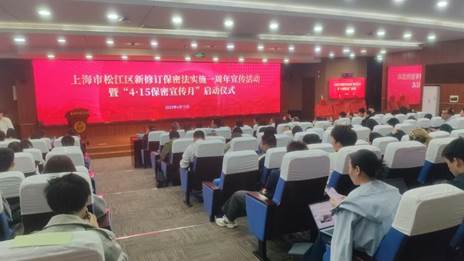 會議室里的人們

AI 生成的內容可能不正確。