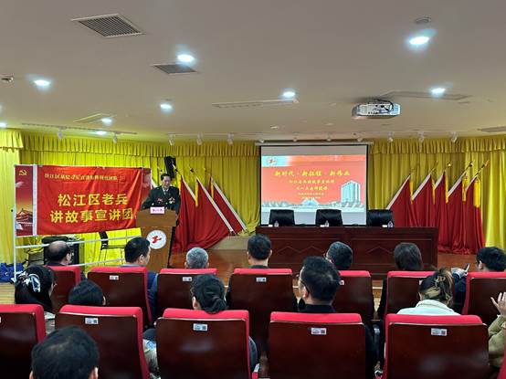 許多人在餐廳里

低可信度描述已自動生成